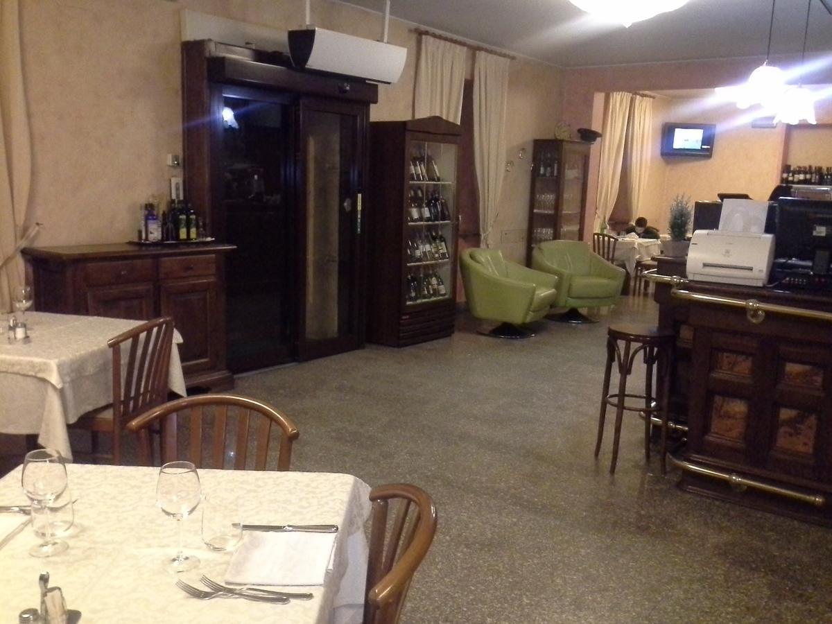 Hotel Ticino Ristorante Chierico Carbonara al Ticino المظهر الخارجي الصورة